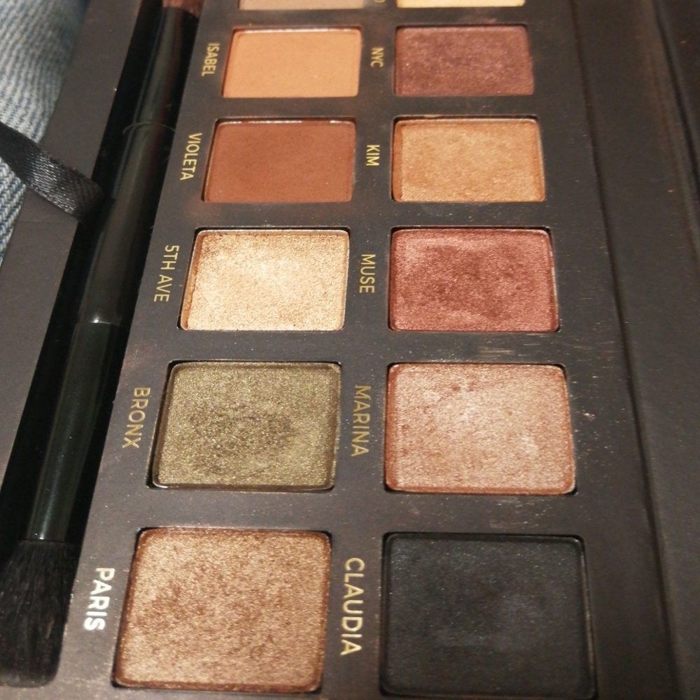 EyeShadow - Picture 4 of 6